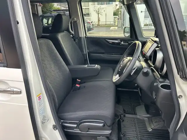 ホンダ Ｎ ＢＯＸ カスタム ターボ SSパッケージ 神奈川県 2014(平26)年 7.1万km プレミアムホワイトパール 純正インターナビ（VXM-155VSi）/AM FM TV　Bluetooth　/バックカメラ/両側パワースライドドア/前席シートヒーター/ETC/クルーズコントロール/プッシュスタート/スマートキー/純正15インチアルミホイール/純正フロアマット