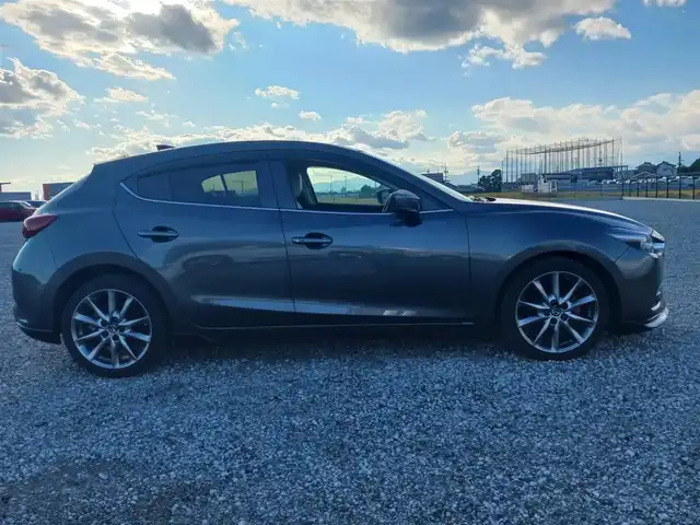 マツダ アクセラ スポーツ XD Lパッケージ 島根県 2016(平28)年 6.5万km マシーングレープレミアムM サンルーフ/純正ナビ/フルセグTV/バックモニター/ETC/ドライブレコーダー/レーダークルーズコントロール/前後パーキングセンサー/衝突被害軽減ブレーキ/車線逸脱警報システム/レーンキープアシスト/AT誤発進抑制制御機能/ブラインドスポットモニタリング/ドライバーアテンションアラート/ヘッドアップディスプレイ/ツインターボ/アダプティブLEDヘッドランプ/革巻きステアリング/ステアリングヒーター/パドルシフト/ホワイト革シート/前席シートヒーター/運転席パワーシート/BOSEサウンドシステム/純正18インチアルミホイール/スマートキー/プッシュエンジンスタート/禁煙車