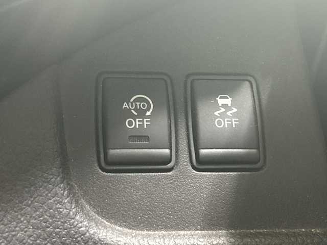 日産 セレナ ハイウェイS S HV Aセーフ 神奈川県 2014(平26)年 5.1万km タイガーアイブラウン 純正SDナビ【MC314D-W】/Bluetooth・CD・DVD・AUX・フルセグTV/全周囲カメラ/両側パワースライドドア/クルーズコントロール/スペアキー1本/純正フロアマット/コーナーセンサー/純正16インチアルミホイール/LEDヘッドライト/オートライト/レーンキープアシスト/横滑り防止装置/衝突被害軽減システム