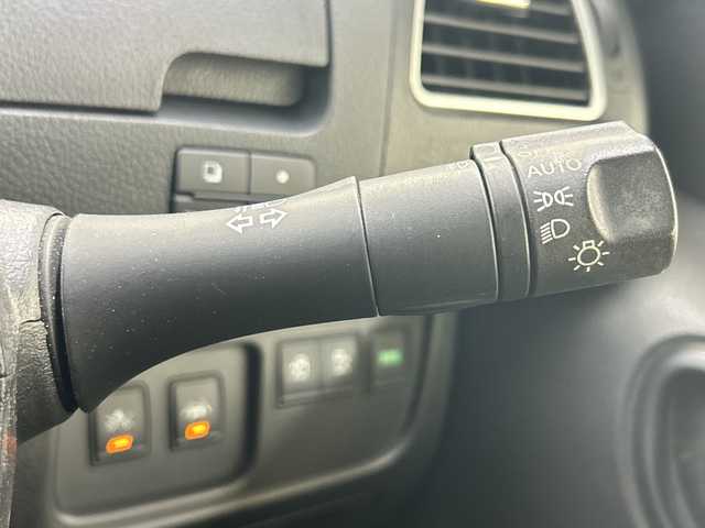 日産 セレナ ハイウェイS S HV Aセーフ 神奈川県 2014(平26)年 5.1万km タイガーアイブラウン 純正SDナビ【MC314D-W】/Bluetooth・CD・DVD・AUX・フルセグTV/全周囲カメラ/両側パワースライドドア/クルーズコントロール/スペアキー1本/純正フロアマット/コーナーセンサー/純正16インチアルミホイール/LEDヘッドライト/オートライト/レーンキープアシスト/横滑り防止装置/衝突被害軽減システム