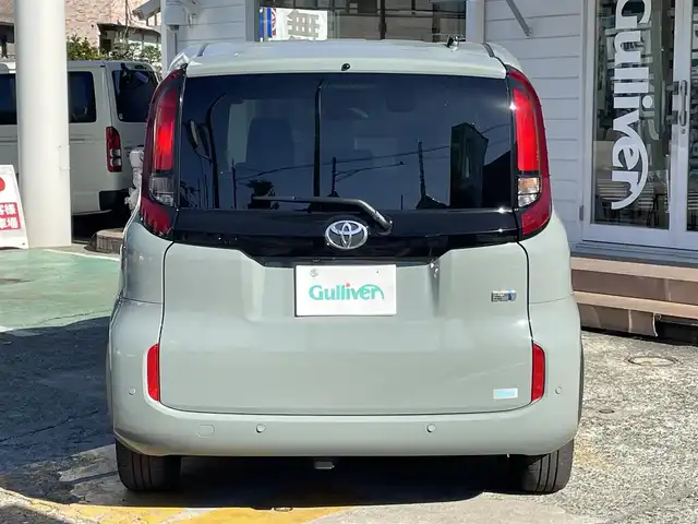 トヨタ シエンタ ハイブリッド G 神奈川県 2023(令5)年 2.3万km アーバンカーキ ワンオーナー/純正10.5インチディスプレイオーディオ/　（Bluetooth・USB・ミラキャス）/フルセグTV/両側パワースライドドア/前席シートヒーター/ステアリングヒーター/トヨタセーフティセンス/LEDヘッドライト/LEDフォグライト/レーダークルーズコントロール/パノラミックビューモニター/ビルトインETC2.0/前後アクセサリーコンセント/　（AC100V1500W）/スマートキー×2/保証書/取扱説明書