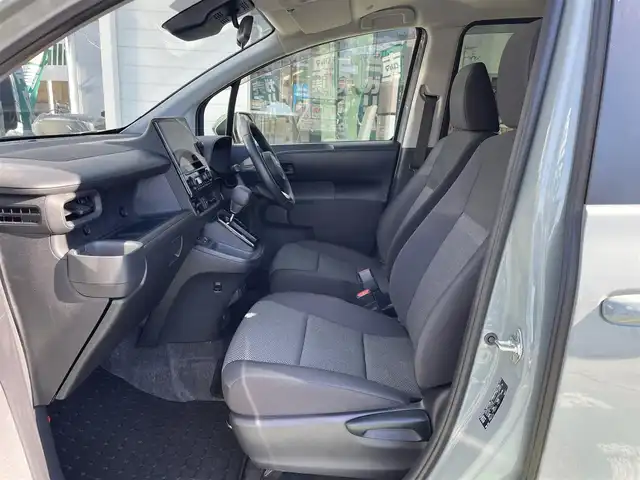 トヨタ シエンタ ハイブリッド G 神奈川県 2023(令5)年 2.3万km アーバンカーキ ワンオーナー/純正10.5インチディスプレイオーディオ/　（Bluetooth・USB・ミラキャス）/フルセグTV/両側パワースライドドア/前席シートヒーター/ステアリングヒーター/トヨタセーフティセンス/LEDヘッドライト/LEDフォグライト/レーダークルーズコントロール/パノラミックビューモニター/ビルトインETC2.0/前後アクセサリーコンセント/　（AC100V1500W）/スマートキー×2/保証書/取扱説明書