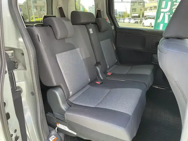 トヨタ シエンタ ハイブリッド G 神奈川県 2023(令5)年 2.3万km アーバンカーキ ワンオーナー/純正10.5インチディスプレイオーディオ/　（Bluetooth・USB・ミラキャス）/フルセグTV/両側パワースライドドア/前席シートヒーター/ステアリングヒーター/トヨタセーフティセンス/LEDヘッドライト/LEDフォグライト/レーダークルーズコントロール/パノラミックビューモニター/ビルトインETC2.0/前後アクセサリーコンセント/　（AC100V1500W）/スマートキー×2/保証書/取扱説明書