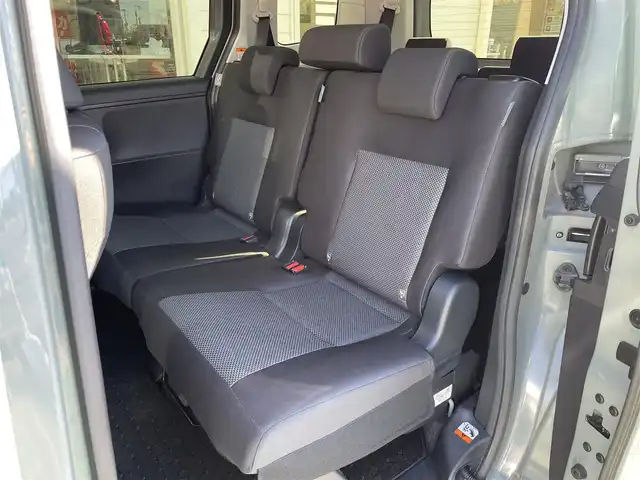 トヨタ シエンタ ハイブリッド G 神奈川県 2023(令5)年 2.3万km アーバンカーキ ワンオーナー/純正10.5インチディスプレイオーディオ/　（Bluetooth・USB・ミラキャス）/フルセグTV/両側パワースライドドア/前席シートヒーター/ステアリングヒーター/トヨタセーフティセンス/LEDヘッドライト/LEDフォグライト/レーダークルーズコントロール/パノラミックビューモニター/ビルトインETC2.0/前後アクセサリーコンセント/　（AC100V1500W）/スマートキー×2/保証書/取扱説明書