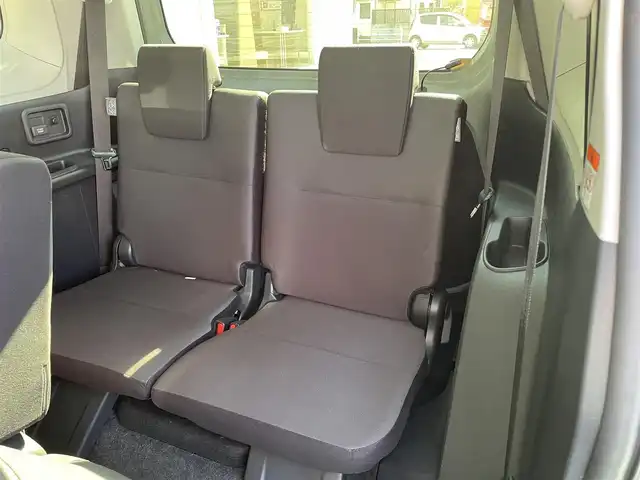 トヨタ シエンタ ハイブリッド G 神奈川県 2023(令5)年 2.3万km アーバンカーキ ワンオーナー/純正10.5インチディスプレイオーディオ/　（Bluetooth・USB・ミラキャス）/フルセグTV/両側パワースライドドア/前席シートヒーター/ステアリングヒーター/トヨタセーフティセンス/LEDヘッドライト/LEDフォグライト/レーダークルーズコントロール/パノラミックビューモニター/ビルトインETC2.0/前後アクセサリーコンセント/　（AC100V1500W）/スマートキー×2/保証書/取扱説明書