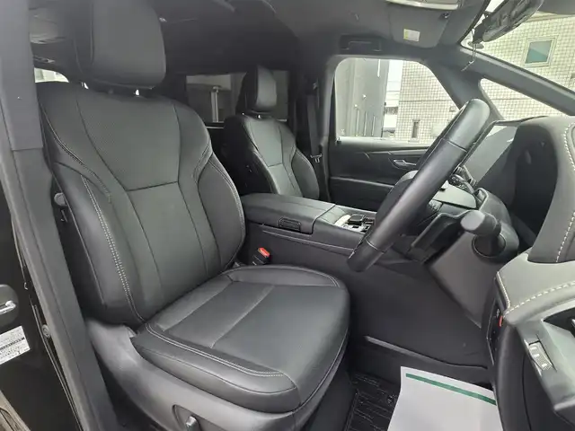 トヨタ アルファードハイブリット Z 愛知県 2024(令6)年 1.4万km ブラック /禁煙車/4WD//純正14インチディスプレイオーディオ【ナビキッドあり】/フルセグ・Bluetooth・USB・Miracast・FM・AM・交通情報//13.2型有機EL後席ディスプレイ【V13T-R72F】//パノラミックビューモニター/バックカメラ//両側パワースライドドア//モデリスタエアロ【フロント・サイド・リアアンダー】//左右独立ムーンルーフ//電動サイドシェード//前席パワーシート/メモリシート//1.2列目シートヒーター/エアシート//パワーバックドア//デジタルインナーミラー//AC100V//Toyota Safety Sense/プリクラッシュセーフティ/レーダークルーズコントロール/レーンディパーチャーアラート/レーンチェンジアラート/ロードサインアシスト/フロントクロストラフィックアラート/オートマチックハイビーム//トヨタチームメイト/アドバンストドライブ/アドバンストパーキング/ブラインドスポッドモニター/安心降車アシスト//三眼LEDオートライト//純正18インチアルミホイール//電子パーキングブレーキ//ブレーキホールド//置くだけ充電//モデリスタマフラー//プッシュスタート//ドラレコ【Y-3100】//ビルトインETC 2.0//スペアキー1本//新車保証書