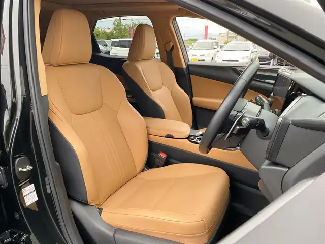 レクサス ＮＸ 250 岐阜県 2025(令7)年 0.5万km グラファイトブラックガラスフレーク パノラマサンルーフ　/ヘッドアップディスプレイ　/ブラインドスポットモニター　/純正ナビ（フルセグTV/Bluetooth/USB）/全方位カメラ　/レクサスセーフティシステムプラス/クリアランスソナー/純正ドライブレコーダー/クルーズコントロール/エアシート・シートヒーター/デュアルオートエアコン/Trail Mode/ダウンヒルアシストコントロールシステム/革巻きステアリング/ステアリングスイッチ/ブラウンレザーシート　/前席パワーシート　/パワーバックドア　/ビルトインETC2.0 /純正20インチアルミホイール/カードキー・スマートキー×２