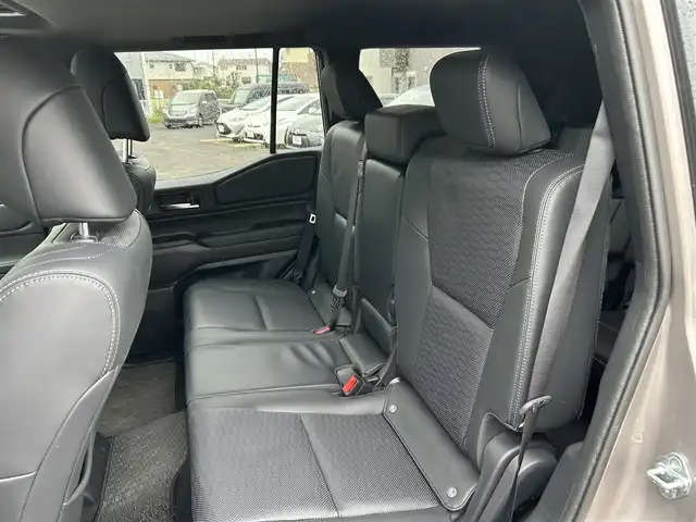 トヨタ ランドクルーザー ２５０ VX 宮城県 2024(令6)年 0.6万km アバンギャルドブロンズメタリック /ワンオーナー//サンルーフ//デジタルインナーミラー//純正コネクティッドナビ//FM/AM/BT/フルセグテレビ//スマートフォン連携//レザーシート//前席パワーシート/シートヒーター/ベンチレーション//ステアリングヒーター//パノラミックビューモニター//トヨタセーフティセンス/・プリクラッシュセーフティ/・レーントレーシングアシスト/・レーンディパーチャーアラート/・レーダークルーズコントロール/・アダプティブハイビームシステム/・ロードサインアシスト/・ドライバー異常時対応システム/・プロアクティブドライビングアシスト/・発進遅れ告知機能//ビルトインETC2.0//スマートキーx2//マットガード//社外フロアマット