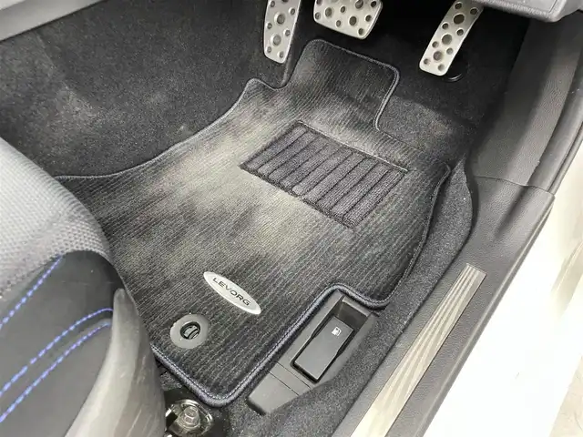 スバル レヴォーグ 1．6GT－S アイサイト 群馬県 2016(平28)年 4.1万km クリスタルホワイトP アドバンスドセイフティパッケージ/・スバルリヤビークルディテクション/・ハイビームアシスト/・サイドビューモニター/・アイサイトアシストモニター/======/純正パナソニックナビ（CN-LR720D)/・CD/DVD/SD/USB/Bluetooth/フルセグTV/======/純正ナビ　バックカメラ　パワーシート　全車速追従機能付きクルーズコントロール　ＥＴＣ　リヤビークルディテクション　ＬＥＤヘッドライト　ラゲッジマット　トノカバー　パドルシフト　ターボ　４ＷＤ　禁煙車