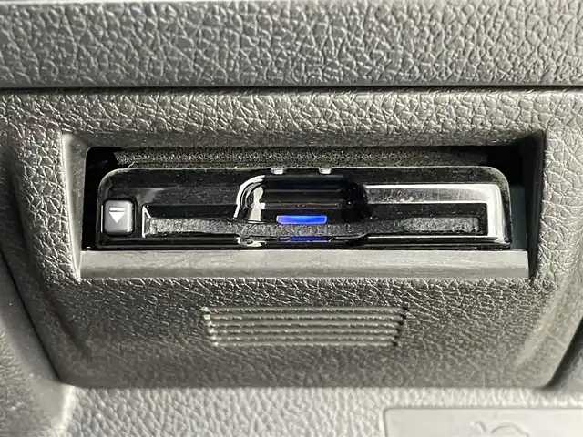 スバル レヴォーグ 1．6GT－S アイサイト 群馬県 2016(平28)年 4.1万km クリスタルホワイトP アドバンスドセイフティパッケージ/・スバルリヤビークルディテクション/・ハイビームアシスト/・サイドビューモニター/・アイサイトアシストモニター/======/純正パナソニックナビ（CN-LR720D)/・CD/DVD/SD/USB/Bluetooth/フルセグTV/======/純正ナビ　バックカメラ　パワーシート　全車速追従機能付きクルーズコントロール　ＥＴＣ　リヤビークルディテクション　ＬＥＤヘッドライト　ラゲッジマット　トノカバー　パドルシフト　ターボ　４ＷＤ　禁煙車