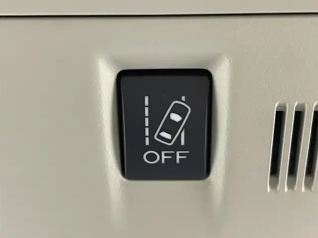 スバル レヴォーグ 1．6GT－S アイサイト 群馬県 2016(平28)年 4.1万km クリスタルホワイトP アドバンスドセイフティパッケージ/・スバルリヤビークルディテクション/・ハイビームアシスト/・サイドビューモニター/・アイサイトアシストモニター/======/純正パナソニックナビ（CN-LR720D)/・CD/DVD/SD/USB/Bluetooth/フルセグTV/======/純正ナビ　バックカメラ　パワーシート　全車速追従機能付きクルーズコントロール　ＥＴＣ　リヤビークルディテクション　ＬＥＤヘッドライト　ラゲッジマット　トノカバー　パドルシフト　ターボ　４ＷＤ　禁煙車