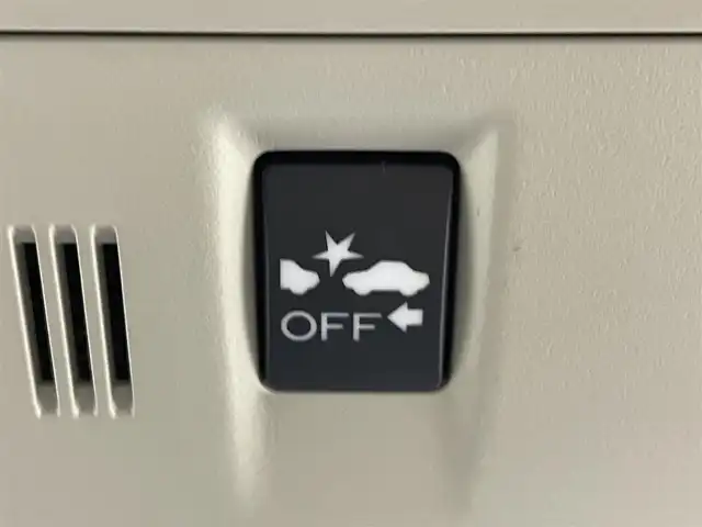 スバル レヴォーグ 1．6GT－S アイサイト 群馬県 2016(平28)年 4.1万km クリスタルホワイトP アドバンスドセイフティパッケージ/・スバルリヤビークルディテクション/・ハイビームアシスト/・サイドビューモニター/・アイサイトアシストモニター/======/純正パナソニックナビ（CN-LR720D)/・CD/DVD/SD/USB/Bluetooth/フルセグTV/======/純正ナビ　バックカメラ　パワーシート　全車速追従機能付きクルーズコントロール　ＥＴＣ　リヤビークルディテクション　ＬＥＤヘッドライト　ラゲッジマット　トノカバー　パドルシフト　ターボ　４ＷＤ　禁煙車