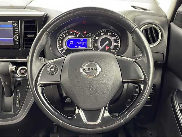 日産 デイズ ルークス HWS X Vセレクション 愛知県 2017(平29)年 6.4万km ホワイトパール 純正ナビ/【Bluetooth/フルセグTV/CD/DVD/USB】/両側パワースライドドア/全方位カメラ/衝突被害軽減ブレーキ/横滑り防止装置/アイドリングストップ/ハーフレザーシート/ステアリングスイッチ/オートエアコン/サーキュレーター/ドライブレコーダー/ETC/プッシュスタート/スペアキー/スマートキー/LEDオートライト/電動格納ミラー/オートチックハイビーム