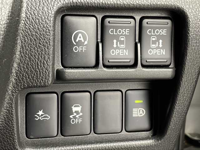 日産 デイズ ルークス HWS X Vセレクション 愛知県 2017(平29)年 6.4万km ホワイトパール 純正ナビ/【Bluetooth/フルセグTV/CD/DVD/USB】/両側パワースライドドア/全方位カメラ/衝突被害軽減ブレーキ/横滑り防止装置/アイドリングストップ/ハーフレザーシート/ステアリングスイッチ/オートエアコン/サーキュレーター/ドライブレコーダー/ETC/プッシュスタート/スペアキー/スマートキー/LEDオートライト/電動格納ミラー/オートチックハイビーム