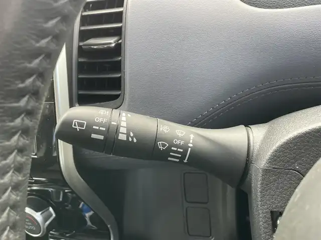 日産 セレナ e－パワー ハイウェイスター V 千葉県 2023(令5)年 1.1万km ブリリアントホワイトパール 衝突軽減ブレーキ/全方位カメラ/フリップダウンモニター/両側パワースライドドア/純正９インチナビ/フルセグＴＶ/Ｂｌｕｅｔｏｏｔｈ/ＬＥＤヘッドライト/ＢＳＭ/デジタルインナーミラー