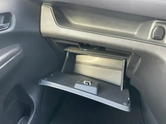 日産 セレナ e－パワー ハイウェイスター V 千葉県 2023(令5)年 1.1万km ブリリアントホワイトパール 衝突軽減ブレーキ/全方位カメラ/フリップダウンモニター/両側パワースライドドア/純正９インチナビ/フルセグＴＶ/Ｂｌｕｅｔｏｏｔｈ/ＬＥＤヘッドライト/ＢＳＭ/デジタルインナーミラー