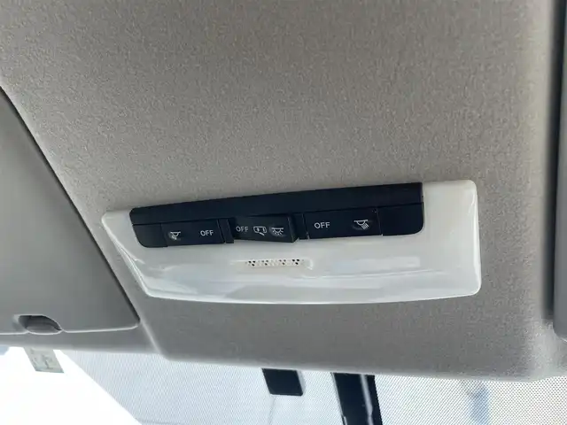 日産 セレナ e－パワー ハイウェイスター V 千葉県 2023(令5)年 1.1万km ブリリアントホワイトパール 衝突軽減ブレーキ/全方位カメラ/フリップダウンモニター/両側パワースライドドア/純正９インチナビ/フルセグＴＶ/Ｂｌｕｅｔｏｏｔｈ/ＬＥＤヘッドライト/ＢＳＭ/デジタルインナーミラー