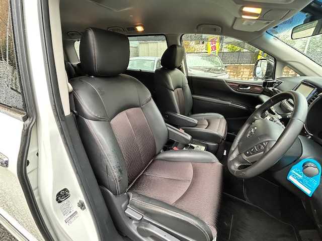 日産 エルグランド 250ハイウェイスターS 東京都 2019(令1)年 3.5万km ブリリアントホワイトパール ワンオーナー/純正ナビ　（MM519D-L）/　＜フルセグTV/DVD/Blu-ray/CD/Bluetooth/SD＞/バックカメラ/ETC/両側パワースライドドア/レーダークルーズ/エマージェンシーブレーキ/車線逸脱警報/コーナーセンサー/純正ドライブレコーダー/ハーフレザーシート/フロントエアロ/スマートキー×２/純正フロアマット/ドアバイザー/取扱説明書/保証書