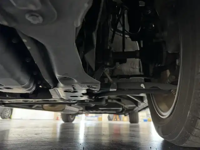 日産 セレナ ハイウェイスター 三重県 2016(平28)年 3.2万km ダイヤモンドブラック S-HYBRID/FF/インパネCVT/純正 9インチナビ MM516D-L/（iPod/SD/FM/AM/TV/WALKMAN/USB/Bluetooth/CD/DVD/Blu-ray/MUSIC STOCKER/HDMI/VTR/AUX）/・純正 11インチ 後席モニター/インテリジェント アラウンドビューモニター（移動物検知機能付）*1/両側 ハンズフリーオートスライドドア/ビルトイン ETC/安全/【OP】セーフティパックA/・踏み間違い衝突防止アシスト*/・インテリジェント パーキングアシスト*/・標識検知機能*/・インテリジェント DA（ふらつき警報）*/・フロント & バックソナー*/・LDW（車線逸脱警報）/・エマージェンシーブレーキ/装備/・定速クルーズコントロール/・前後 オートエアコン/・オートライト/・LEDヘッドライト/・フロントフォグライト/・ハイビームアシスト/・ヒーター付ドアミラー*1/・ステアリングスイッチ*1/・純正16inAW/・プッシュスタート/・保/取/ナビ取/・スマートキーx1/など/*1…セーフティパックAの装備