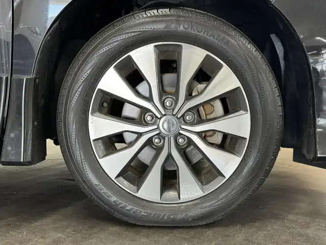 日産 セレナ ハイウェイスター 三重県 2016(平28)年 3.2万km ダイヤモンドブラック S-HYBRID/FF/インパネCVT/純正 9インチナビ MM516D-L/（iPod/SD/FM/AM/TV/WALKMAN/USB/Bluetooth/CD/DVD/Blu-ray/MUSIC STOCKER/HDMI/VTR/AUX）/・純正 11インチ 後席モニター/インテリジェント アラウンドビューモニター（移動物検知機能付）*1/両側 ハンズフリーオートスライドドア/ビルトイン ETC/安全/【OP】セーフティパックA/・踏み間違い衝突防止アシスト*/・インテリジェント パーキングアシスト*/・標識検知機能*/・インテリジェント DA（ふらつき警報）*/・フロント & バックソナー*/・LDW（車線逸脱警報）/・エマージェンシーブレーキ/装備/・定速クルーズコントロール/・前後 オートエアコン/・オートライト/・LEDヘッドライト/・フロントフォグライト/・ハイビームアシスト/・ヒーター付ドアミラー*1/・ステアリングスイッチ*1/・純正16inAW/・プッシュスタート/・保/取/ナビ取/・スマートキーx1/など/*1…セーフティパックAの装備