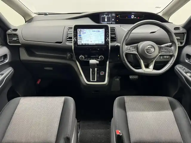 日産 セレナ ハイウェイスター 三重県 2016(平28)年 3.2万km ダイヤモンドブラック S-HYBRID/FF/インパネCVT/純正 9インチナビ MM516D-L/（iPod/SD/FM/AM/TV/WALKMAN/USB/Bluetooth/CD/DVD/Blu-ray/MUSIC STOCKER/HDMI/VTR/AUX）/・純正 11インチ 後席モニター/インテリジェント アラウンドビューモニター（移動物検知機能付）*1/両側 ハンズフリーオートスライドドア/ビルトイン ETC/安全/【OP】セーフティパックA/・踏み間違い衝突防止アシスト*/・インテリジェント パーキングアシスト*/・標識検知機能*/・インテリジェント DA（ふらつき警報）*/・フロント & バックソナー*/・LDW（車線逸脱警報）/・エマージェンシーブレーキ/装備/・定速クルーズコントロール/・前後 オートエアコン/・オートライト/・LEDヘッドライト/・フロントフォグライト/・ハイビームアシスト/・ヒーター付ドアミラー*1/・ステアリングスイッチ*1/・純正16inAW/・プッシュスタート/・保/取/ナビ取/・スマートキーx1/など/*1…セーフティパックAの装備