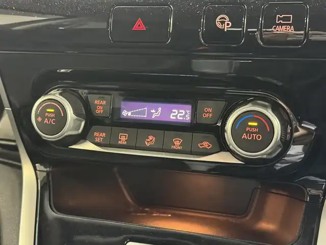 日産 セレナ ハイウェイスター 三重県 2016(平28)年 3.2万km ダイヤモンドブラック S-HYBRID/FF/インパネCVT/純正 9インチナビ MM516D-L/（iPod/SD/FM/AM/TV/WALKMAN/USB/Bluetooth/CD/DVD/Blu-ray/MUSIC STOCKER/HDMI/VTR/AUX）/・純正 11インチ 後席モニター/インテリジェント アラウンドビューモニター（移動物検知機能付）*1/両側 ハンズフリーオートスライドドア/ビルトイン ETC/安全/【OP】セーフティパックA/・踏み間違い衝突防止アシスト*/・インテリジェント パーキングアシスト*/・標識検知機能*/・インテリジェント DA（ふらつき警報）*/・フロント & バックソナー*/・LDW（車線逸脱警報）/・エマージェンシーブレーキ/装備/・定速クルーズコントロール/・前後 オートエアコン/・オートライト/・LEDヘッドライト/・フロントフォグライト/・ハイビームアシスト/・ヒーター付ドアミラー*1/・ステアリングスイッチ*1/・純正16inAW/・プッシュスタート/・保/取/ナビ取/・スマートキーx1/など/*1…セーフティパックAの装備