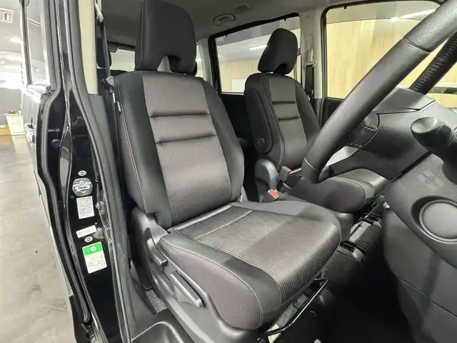 日産 セレナ ハイウェイスター 三重県 2016(平28)年 3.2万km ダイヤモンドブラック S-HYBRID/FF/インパネCVT/純正 9インチナビ MM516D-L/（iPod/SD/FM/AM/TV/WALKMAN/USB/Bluetooth/CD/DVD/Blu-ray/MUSIC STOCKER/HDMI/VTR/AUX）/・純正 11インチ 後席モニター/インテリジェント アラウンドビューモニター（移動物検知機能付）*1/両側 ハンズフリーオートスライドドア/ビルトイン ETC/安全/【OP】セーフティパックA/・踏み間違い衝突防止アシスト*/・インテリジェント パーキングアシスト*/・標識検知機能*/・インテリジェント DA（ふらつき警報）*/・フロント & バックソナー*/・LDW（車線逸脱警報）/・エマージェンシーブレーキ/装備/・定速クルーズコントロール/・前後 オートエアコン/・オートライト/・LEDヘッドライト/・フロントフォグライト/・ハイビームアシスト/・ヒーター付ドアミラー*1/・ステアリングスイッチ*1/・純正16inAW/・プッシュスタート/・保/取/ナビ取/・スマートキーx1/など/*1…セーフティパックAの装備