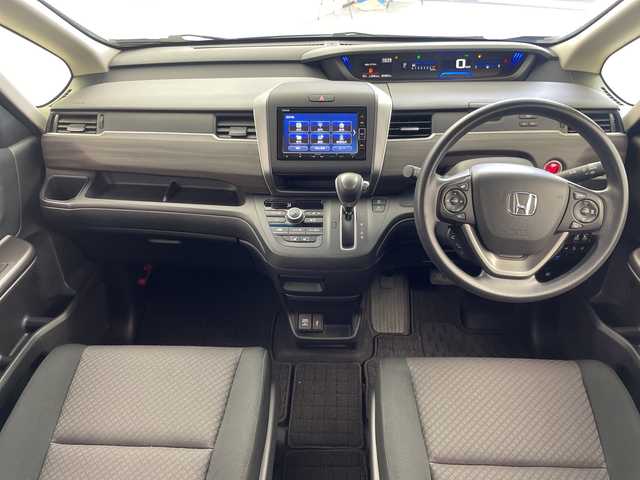 ホンダ フリード G ブラックスタイル 三重県 2023(令5)年 2.4万km トワイライトミストブラックパール /禁煙車//純正ナビ/（CD.DVD.BT.フルセグTV）//バックカメラ//両側パワースライドドア//レーダークルーズコントロール//ETC//電動格納ミラー//プッシュスタート//シートヒーター//ステアリングスイッチ//LEDヘッドライト