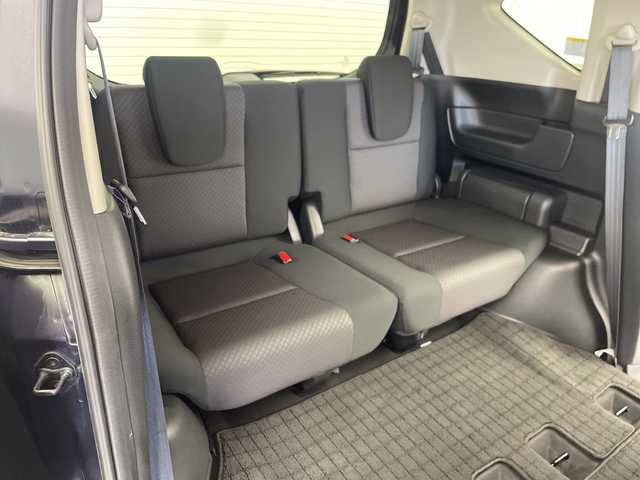 ホンダ フリード G ブラックスタイル 三重県 2023(令5)年 2.4万km トワイライトミストブラックパール /禁煙車//純正ナビ/（CD.DVD.BT.フルセグTV）//バックカメラ//両側パワースライドドア//レーダークルーズコントロール//ETC//電動格納ミラー//プッシュスタート//シートヒーター//ステアリングスイッチ//LEDヘッドライト