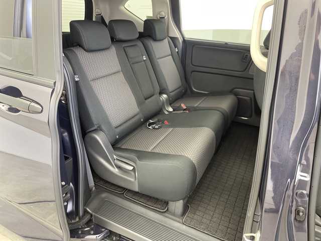 ホンダ フリード G ブラックスタイル 三重県 2023(令5)年 2.4万km トワイライトミストブラックパール /禁煙車//純正ナビ/（CD.DVD.BT.フルセグTV）//バックカメラ//両側パワースライドドア//レーダークルーズコントロール//ETC//電動格納ミラー//プッシュスタート//シートヒーター//ステアリングスイッチ//LEDヘッドライト