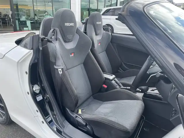 トヨタ コペン GRスポーツ 東京都 2020(令2)年 0.7万km パールホワイトⅢ 純正7インチナビ(CD/Bluetooth/AM/FM)/GR純正RECAROシート/純正BBS16インチアルミ/パドルシフト/TVキャンセラー/D/N席シートヒーター/バックカメラ/純正フォグ