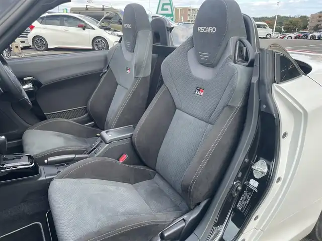 トヨタ コペン GRスポーツ 東京都 2020(令2)年 0.7万km パールホワイトⅢ 純正7インチナビ(CD/Bluetooth/AM/FM)/GR純正RECAROシート/純正BBS16インチアルミ/パドルシフト/TVキャンセラー/D/N席シートヒーター/バックカメラ/純正フォグ