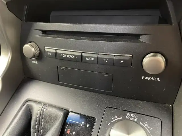 レクサス ＮＸ 300h Iパッケージ 埼玉県 2019(平31)年 7万km バーニングブラッククリスタルシャインガラスフレーク メーカーナビ　パノラミックビューモニター　ＢＳＭ　ビルトインＥＴＣ２．０　３６０度ドラレコ　セーフティシステムプラス　レーダークルーズ　ステアリングヒーター　シートヒーター　メモリシート　ＡＣ１００Ｖ