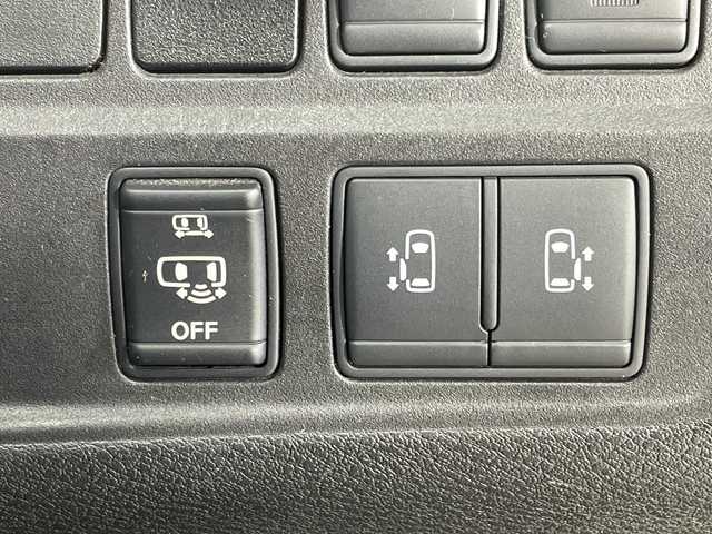 日産 セレナ ハイウェイスター G 神奈川県 2017(平29)年 5.9万km ブリリアントホワイトパール プロパイロット　/純正8インチSDナビ(MM516D-L)/(CD/DVD/SD/Bluetooth/ipod/フルセグ/HDMI/AppleCarPlay)/インテリジェントアラウンドビューモニター/インテリジェントルームミラー/ドライブレコーダー/インテリジェントパークアシスト/衝突被害軽減システム/オートクルーズコントロール/フリップダウンモニター/両側パワースライドドア/ハンズフリーオートスライドドア/横滑り防止装置/ETC/アイドリングストップ/LEDヘッドライト/フォグランプ/オートライト/ウィンカーミラー/電動格納ミラー/純正16インチAW/シートリフター/プッシュスタート/スマートキー/フロアマット/スペアキー/取扱説明書