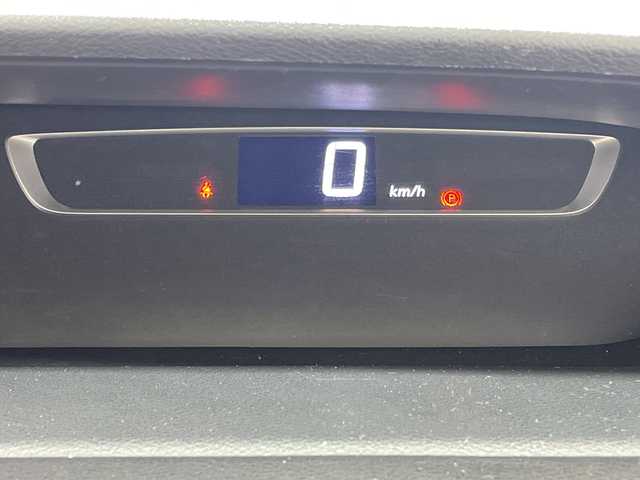 日産 セレナ ハイウェイスター G 神奈川県 2017(平29)年 5.9万km ブリリアントホワイトパール プロパイロット　/純正8インチSDナビ(MM516D-L)/(CD/DVD/SD/Bluetooth/ipod/フルセグ/HDMI/AppleCarPlay)/インテリジェントアラウンドビューモニター/インテリジェントルームミラー/ドライブレコーダー/インテリジェントパークアシスト/衝突被害軽減システム/オートクルーズコントロール/フリップダウンモニター/両側パワースライドドア/ハンズフリーオートスライドドア/横滑り防止装置/ETC/アイドリングストップ/LEDヘッドライト/フォグランプ/オートライト/ウィンカーミラー/電動格納ミラー/純正16インチAW/シートリフター/プッシュスタート/スマートキー/フロアマット/スペアキー/取扱説明書