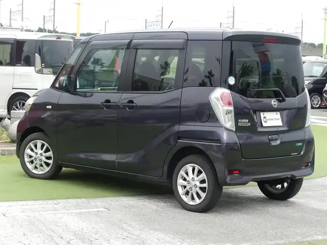 日産 デイズ ルークス X Vセレクション 千葉県 2016(平28)年 6.9万km プレミアムパープルP エマージェンシーブレーキ/両側パワースライドドア/社外SDナビ/地デジTV/【DVD/CD再生機能　Bluetooth接続】/アラウンドビューモニター/革巻きステアリング/ETC/純正14インチアルミホイル/インテリジェントキー