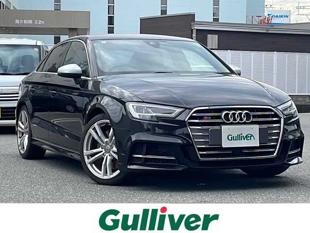アウディ Ｓ３ セダン 福岡県 2017(平29)年 13.3万km パンサーブラッククリスタルエフェクト 純正ナビ（AM/FM/BT/CD)/バックカメラ/クルーズコントロール/前席パワーシート/前席シートヒーター/パドルシフト/ビルトインETC/クリアランスソナー/アイドリングストップ/横滑り防止装置/純正18インチアルミホイール/フロアマット/取扱説明書/保証書