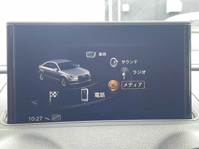 アウディ Ｓ３ セダン 福岡県 2017(平29)年 13.3万km パンサーブラッククリスタルエフェクト 純正ナビ（AM/FM/BT/CD)/バックカメラ/クルーズコントロール/前席パワーシート/前席シートヒーター/パドルシフト/ビルトインETC/クリアランスソナー/アイドリングストップ/横滑り防止装置/純正18インチアルミホイール/フロアマット/取扱説明書/保証書