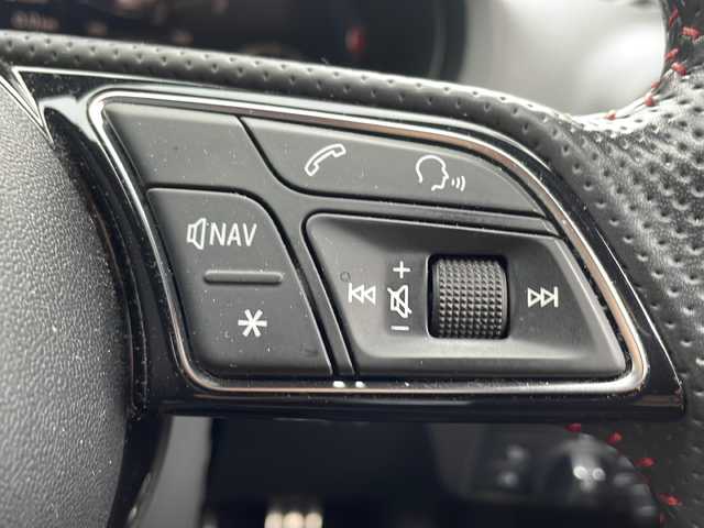 アウディ Ｓ３ セダン 福岡県 2017(平29)年 13.3万km パンサーブラッククリスタルエフェクト 純正ナビ（AM/FM/BT/CD)/バックカメラ/クルーズコントロール/前席パワーシート/前席シートヒーター/パドルシフト/ビルトインETC/クリアランスソナー/アイドリングストップ/横滑り防止装置/純正18インチアルミホイール/フロアマット/取扱説明書/保証書