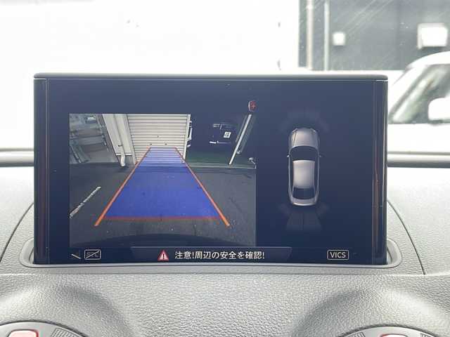 アウディ Ｓ３ セダン 福岡県 2017(平29)年 13.3万km パンサーブラッククリスタルエフェクト 純正ナビ（AM/FM/BT/CD)/バックカメラ/クルーズコントロール/前席パワーシート/前席シートヒーター/パドルシフト/ビルトインETC/クリアランスソナー/アイドリングストップ/横滑り防止装置/純正18インチアルミホイール/フロアマット/取扱説明書/保証書