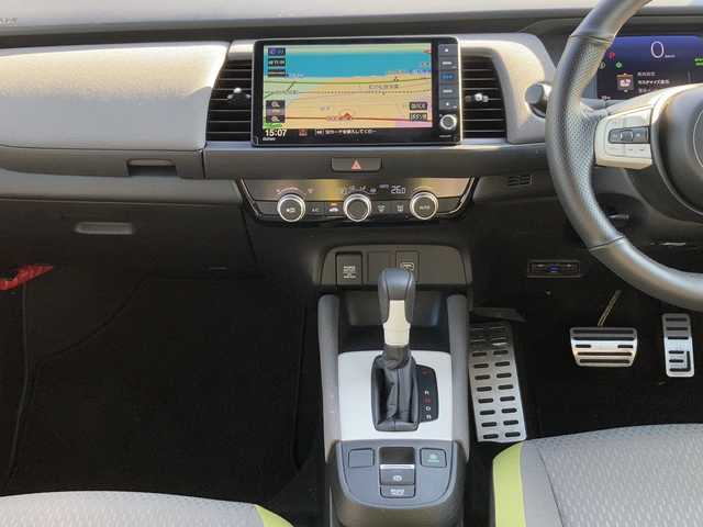 ホンダ フィット e:HEVネス 佐賀県 2020(令2)年 5.5万km シャイニンググレーM Gathers8インチナビ/バックカメラ/衝突被害軽減ブレーキ/路線逸脱警報/アダプティブクルーズコントロール/クリアランスソナー/電動パーキングブレーキ/オートブレーキホールド/ビルトインETC/ドライブレコーダー/ステアリングリモコン/プッシュスタート/スマートキー/LEDヘッドライト/フォグライト/純正アルミホイール