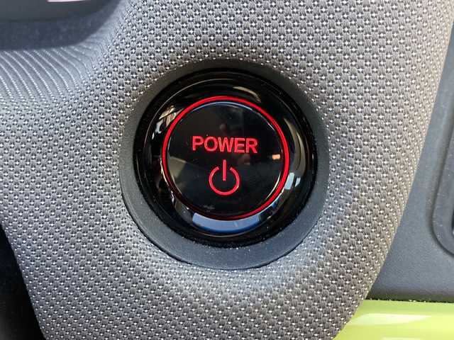 ホンダ フィット e:HEVネス 佐賀県 2020(令2)年 5.5万km シャイニンググレーM Gathers8インチナビ/バックカメラ/衝突被害軽減ブレーキ/路線逸脱警報/アダプティブクルーズコントロール/クリアランスソナー/電動パーキングブレーキ/オートブレーキホールド/ビルトインETC/ドライブレコーダー/ステアリングリモコン/プッシュスタート/スマートキー/LEDヘッドライト/フォグライト/純正アルミホイール