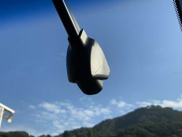 ホンダ フィット e:HEVネス 佐賀県 2020(令2)年 5.5万km シャイニンググレーM Gathers8インチナビ/バックカメラ/衝突被害軽減ブレーキ/路線逸脱警報/アダプティブクルーズコントロール/クリアランスソナー/電動パーキングブレーキ/オートブレーキホールド/ビルトインETC/ドライブレコーダー/ステアリングリモコン/プッシュスタート/スマートキー/LEDヘッドライト/フォグライト/純正アルミホイール