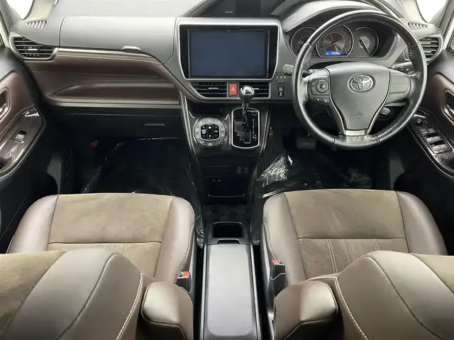 トヨタ エスクァイア Gi プレミアムパッケージ 埼玉県 2018(平30)年 5.6万km パール ＴＲＤエアロ　純正１０インチナビ　両側パワースライド　シートヒーター　ステアリングヒーター　ＬＥＤヘッドライト　ＬＥＤフォグ　バックカメラ　リアオートエアコン　クルーズコントロール　ビルトインＥＴＣ