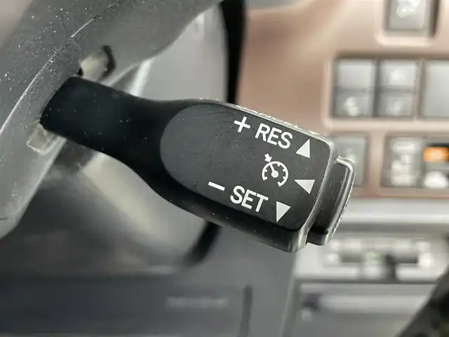 トヨタ エスクァイア Gi プレミアムパッケージ 埼玉県 2018(平30)年 5.6万km パール ＴＲＤエアロ　純正１０インチナビ　両側パワースライド　シートヒーター　ステアリングヒーター　ＬＥＤヘッドライト　ＬＥＤフォグ　バックカメラ　リアオートエアコン　クルーズコントロール　ビルトインＥＴＣ