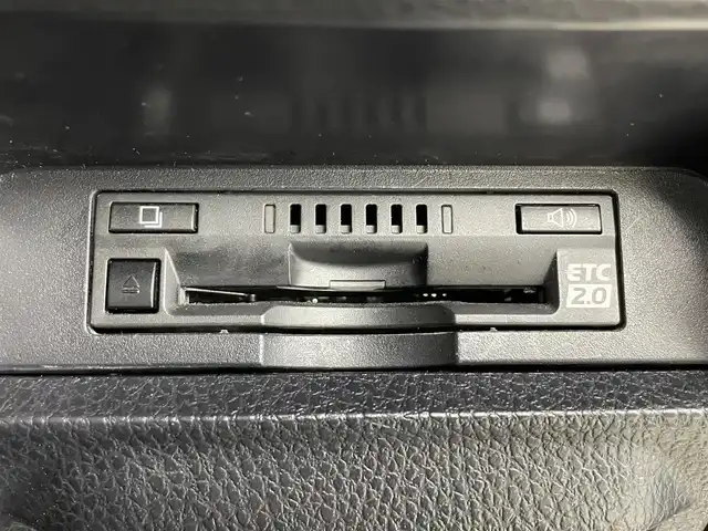 トヨタ エスクァイア Gi プレミアムパッケージ 埼玉県 2018(平30)年 5.6万km パール ＴＲＤエアロ　純正１０インチナビ　両側パワースライド　シートヒーター　ステアリングヒーター　ＬＥＤヘッドライト　ＬＥＤフォグ　バックカメラ　リアオートエアコン　クルーズコントロール　ビルトインＥＴＣ