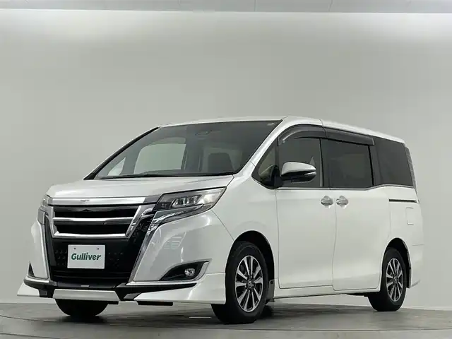 トヨタ エスクァイア Gi プレミアムパッケージ 埼玉県 2018(平30)年 5.6万km パール ＴＲＤエアロ　純正１０インチナビ　両側パワースライド　シートヒーター　ステアリングヒーター　ＬＥＤヘッドライト　ＬＥＤフォグ　バックカメラ　リアオートエアコン　クルーズコントロール　ビルトインＥＴＣ