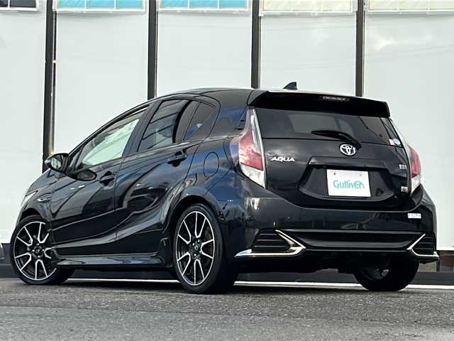 トヨタ アクア G G’s 山形県 2015(平27)年 9万km ブラックマイカ 禁煙車/横滑り防止装置/クルーズコントロール/純正ナビ/（Bluetooth/CD/DVD/フルセグ)/バックカメラ/ハーフレザーシート/LEDオートライト/フォグランプ/純正ドライブレコーダー/ステアリングスイッチ/ビルトインETC/純正AW/純正フロアマット/電動格納ウィンカーミラー/スマートキー