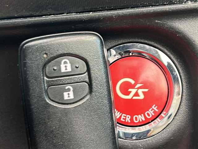 トヨタ アクア G G’s 山形県 2015(平27)年 9万km ブラックマイカ 禁煙車/横滑り防止装置/クルーズコントロール/純正ナビ/（Bluetooth/CD/DVD/フルセグ)/バックカメラ/ハーフレザーシート/LEDオートライト/フォグランプ/純正ドライブレコーダー/ステアリングスイッチ/ビルトインETC/純正AW/純正フロアマット/電動格納ウィンカーミラー/スマートキー