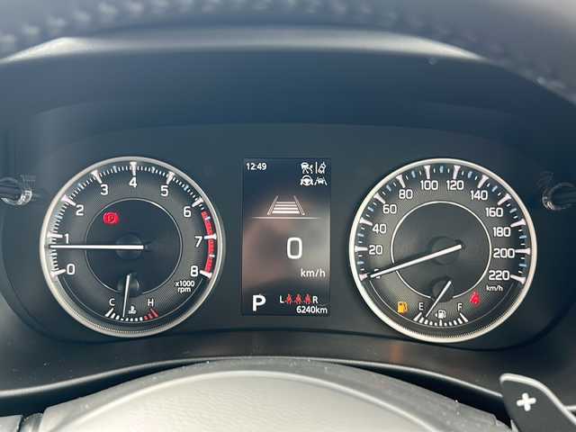 スズキ フロンクス 静岡県 2024(令6)年 0.7万km パールⅡ 純正ナビ/・フルセグTV/・FM/AM/・Bluetooth/・USB/・iPod/・HDMI/・Smartphone Link/主要装備/・全方位カメラ/・ワイヤレス充電器/・前席シートヒーター/・ＥＴＣ/・ヘッドアップディスプレイ/・衝突被害軽減システム/・アイドリングストップ/・レーンキープアシスト/・追従クルコン/・電動パーキング/・オートホールド/・パドルシフト/・ステリモ/・ハーフレザーシート